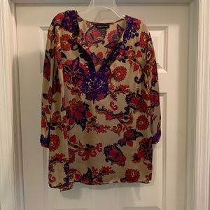 Satin pullover blouse,JonesNewYork,2X, burgundy, purple and black design.